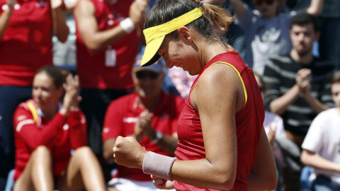 La tenista española Garbiñe Muguruza celebra su victoria ante la tenista italiana Roberta Vinci. /EFE La tenista española Garbiñe Muguruza celebra su victoria ante la tenista italiana Roberta Vinci. /EFE