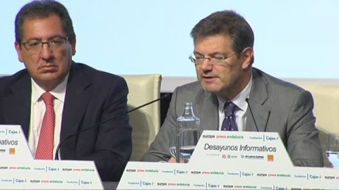 Catalá: "Lo que diga Puigdemont desde un bistró en Bruselas es irrelevante" Catalá: "Lo que diga Puigdemont desde un bistró en Bruselas es irrelevante"