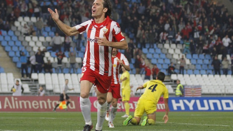 Corona, en un partido con el Almería. Corona, en un partido con el Almería.