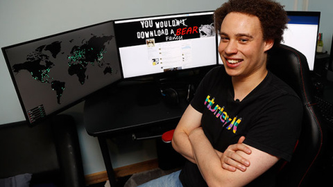 Marcus Hutchins, de 23 años, fue el 'héroe' que logró detener el ciberataque del virus 'Wanncry'. Marcus Hutchins, de 23 años, fue el 'héroe' que logró detener el ciberataque del virus 'Wanncry'.