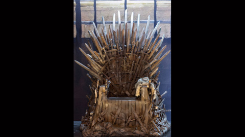 De la mano de HBO y Canal + llega a España la exposición itinerante de la serie 'Juego de Tronos'. La muestra recrea el universo creado por George R.R. Martin y se podrá ver desde este miércoles, 30 de abril, hasta el 3 de mayo en el Matade
