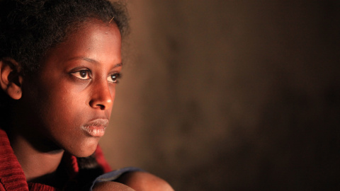 Difret, película que cuenta la historia real de Hirut, una niña etíope que mató en defensa propia a uno de sus agresores. Difret, película que cuenta la historia real de Hirut, una niña etíope que mató en defensa propia a uno de sus agresores.