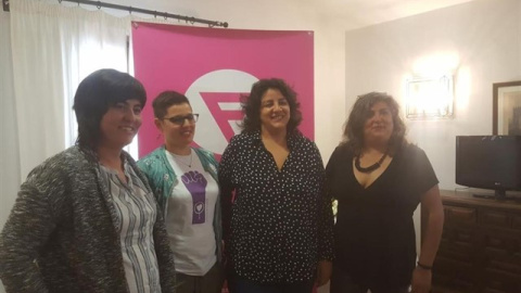 Un fallo da la razón a una madre lesbiana de Mérida. Europa Press Un fallo da la razón a una madre lesbiana de Mérida. Europa Press