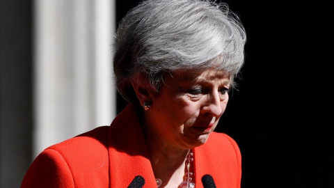 La primera ministra británica, Theresa May, se emociona mientras hace una declaración para anunciar que dimitirá el próximo 7 de junio. EFE La primera ministra británica, Theresa May, se emociona mientras hace una declaración para anunciar que dimitirá el próximo 7 de junio. EFE