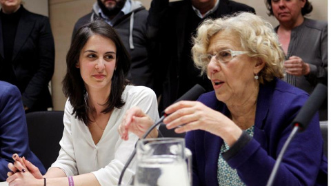 La portavoz del Ayuntamiento de Madrid, Rita Maestre (i), quien ha sido condenada por el juzgado de lo penal 6 de Madrid a pagar una multa de 4.380 euros por un delito contra los sentimientos religiosos por manifestarse con el torso descubi La portavoz del Ayuntamiento de Madrid, Rita Maestre (i), quien ha sido condenada por el juzgado de lo penal 6 de Madrid a pagar una multa de 4.380 euros por un delito contra los sentimientos religiosos por manifestarse con el torso descubi
