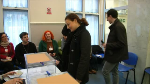 Los catalanes que residen en el extranjero se adelantan al 21D Los catalanes que residen en el extranjero se adelantan al 21D