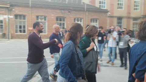Colau llega a la Fabra i Coats para seguir la noche electoral Colau llega a la Fabra i Coats para seguir la noche electoral