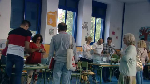 Comienza el recuento de votos tras el cierre de los colegios electorales Comienza el recuento de votos tras el cierre de los colegios electorales