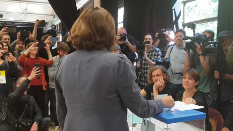 Colau vota en el Centre CÃvic Sedeta Colau vota en el Centre CÃvic Sedeta