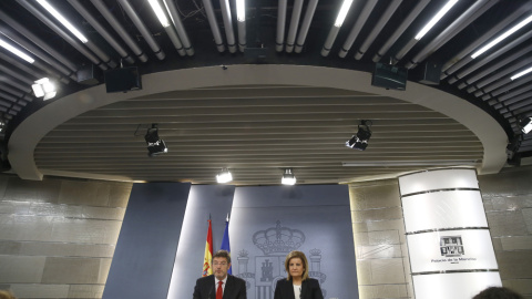Los ministros de Justicia y Empleo y Seguridad Social, Rafael Catalá y Fátima Báñez, durante la rueda de prensa posterior a la reunión del Consejo de Ministros. EFE/Ángel Díaz Los ministros de Justicia y Empleo y Seguridad Social, Rafael Catalá y Fátima Báñez, durante la rueda de prensa posterior a la reunión del Consejo de Ministros. EFE/Ángel Díaz