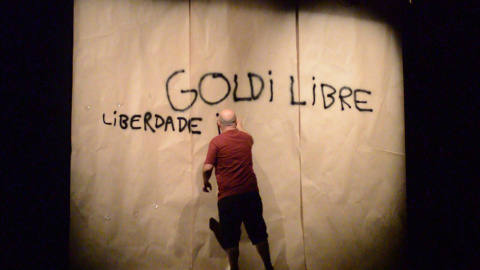 El actor César Goldi, en la obra 'Goldi Libre'. / CHÉVERE El actor César Goldi, en la obra 'Goldi Libre'. / CHÉVERE