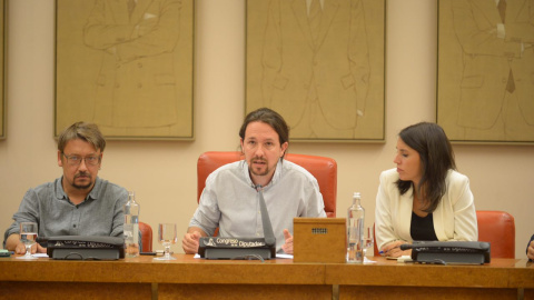 Rueda de prensa de Unidos Podemos tras la reunión del lunes con representantes de Podemos, IU, Catalunya en Comú y En Marea sobre el referéndum. / Twitter @ahorapodemos Rueda de prensa de Unidos Podemos tras la reunión del lunes con representantes de Podemos, IU, Catalunya en Comú y En Marea sobre el referéndum. / Twitter @ahorapodemos