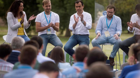 El vicesecretario de Organización del PP, Fernando Martínez-Maillo,c., durante la inauguración de la Convención Nacional de Nuevas Generaciones del PP, en la que también participa la secretaria general del PP andaluz, Loles López y el secre El vicesecretario de Organización del PP, Fernando Martínez-Maillo,c., durante la inauguración de la Convención Nacional de Nuevas Generaciones del PP, en la que también participa la secretaria general del PP andaluz, Loles López y el secre