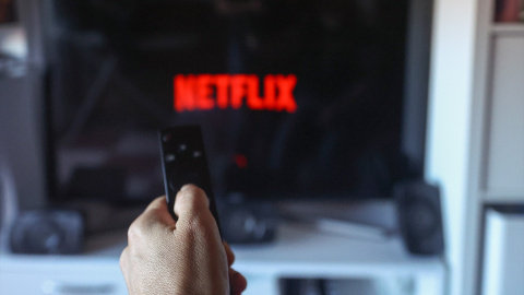 Un usuario se conecta a la plataforma Netflix, a 14 de octubre de 2022, en Madrid (España). Un usuario se conecta a la plataforma Netflix, a 14 de octubre de 2022, en Madrid (España).