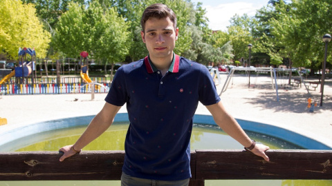 27/05/2019.- El estudiante de Bachillerato Juan del Canto, de 19 años, se convertirá en el alcalde más joven de España del nuevo mandato tras haber ganado las elecciones en su pueblo, el municipio zamorano de Villalazán.EFE/Mariam A. Montes