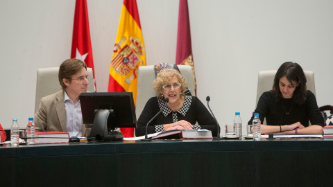 La alcaldesa de Madrid, Manuel Carmena, durante el pleno abierto a todos los ciudadanos celebrado este domingo. La alcaldesa de Madrid, Manuel Carmena, durante el pleno abierto a todos los ciudadanos celebrado este domingo.