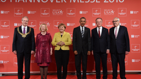 La canciller alemana, Angela Merkel, y el presidente de EEUU, Barack Obama Hanover, con el alcalde de Hannover, Stefan Schostok, la ministra de Educación germana, Johanna Wanka, el primer ministro del lander de Baja Sajonia, Stephan Weil, y La canciller alemana, Angela Merkel, y el presidente de EEUU, Barack Obama Hanover, con el alcalde de Hannover, Stefan Schostok, la ministra de Educación germana, Johanna Wanka, el primer ministro del lander de Baja Sajonia, Stephan Weil, y