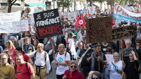 Los manifestantes marchan durante una manifestación del partido "France Insoumise" contra las reformas laborales del gobierno en París, Francia. REUTERS / Philippe Wojazer Los manifestantes marchan durante una manifestación del partido "France Insoumise" contra las reformas laborales del gobierno en París, Francia. REUTERS / Philippe Wojazer