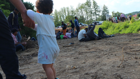 Refugiados en la frontera entre Bosnia y Croacia. - SRAL AL SELAWE Refugiados en la frontera entre Bosnia y Croacia. - SRAL AL SELAWE