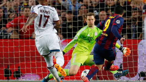 Neuer desbarata la ocasión de Luis Suárez. Reuters / Paul Hanna