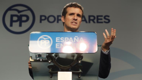 El vicesecretario de Comunicación del PP, Pablo Casado, durante la rueda de prensa que ofreció hoy tras la reunión del Comité de Dirección del partido, hoy en la sede de Génova. EFE/Javier Lizón El vicesecretario de Comunicación del PP, Pablo Casado, durante la rueda de prensa que ofreció hoy tras la reunión del Comité de Dirección del partido, hoy en la sede de Génova. EFE/Javier Lizón