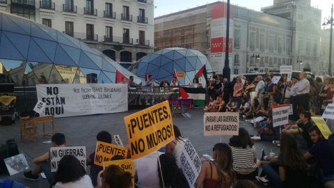 Concentración en Madrid pidiendo que España reciba a los refugiados / PÚBLICO Concentración en Madrid pidiendo que España reciba a los refugiados / PÚBLICO
