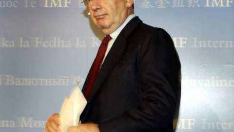 Rodrigo Rato, entonces director gerente del FMI, en la rueda de prensa previa de la Asamblea Anual del organismo internacional de septiembre de 2004, en Washington. AFP/Tim Sloan