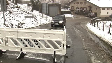 Mejora la situación de las carreteras en Navarra afectadas por el temporal Mejora la situación de las carreteras en Navarra afectadas por el temporal
