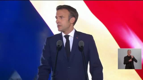 Macron se impone a la ultraderechista Le Pen y seguirá otros cinco años al frente del Eliseo Macron se impone a la ultraderechista Le Pen y seguirá otros cinco años al frente del Eliseo