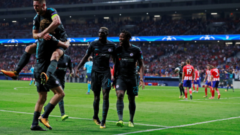 Los jugadores del Chelsea celebran el gol de Batshuayi ante el Atlético. /REUTERS Los jugadores del Chelsea celebran el gol de Batshuayi ante el Atlético. /REUTERS