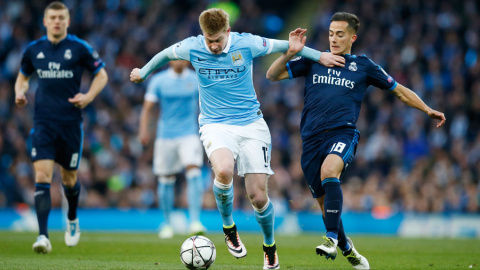 Lucas Vázquez persigue a De Bruyne durante el partido. Reuters / Phil Noble Lucas Vázquez persigue a De Bruyne durante el partido. Reuters / Phil Noble