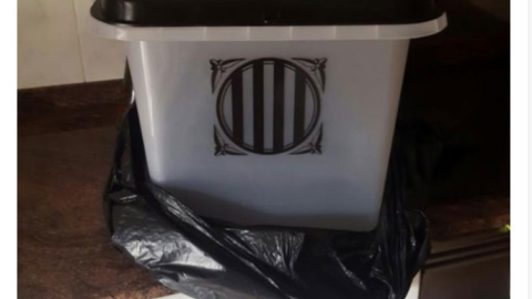 Se vende urna del referéndum a un euro. Se vende urna del referéndum a un euro.
