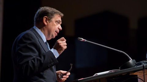El ministro de Agricultura, Pesca y Alimentación, Luis Planas, durante la inauguración en la capital malagueña del foro Startup Europe Smart Agrifood Summit. EFE | Carlos Díez El ministro de Agricultura, Pesca y Alimentación, Luis Planas, durante la inauguración en la capital malagueña del foro Startup Europe Smart Agrifood Summit. EFE | Carlos Díez