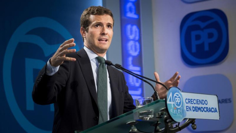 El vicesecretario de Comunicación del Partido Popular, Pablo Casado,durante la rueda de prensa que ofreció hoy en la sede de Génova tras la reunión del Comite de Dirección. EFE/Luca Piergiovanni El vicesecretario de Comunicación del Partido Popular, Pablo Casado,durante la rueda de prensa que ofreció hoy en la sede de Génova tras la reunión del Comite de Dirección. EFE/Luca Piergiovanni