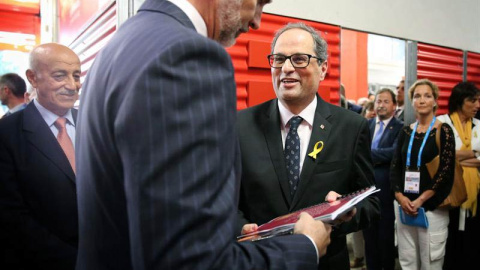 El rey recibe de Torra de fotos sobre la jornada del 1 de octubre. (JORDI BEDMAR | EFE) El rey recibe de Torra de fotos sobre la jornada del 1 de octubre. (JORDI BEDMAR | EFE)