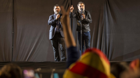 Los portavoces de la ANC y de Òmnuin Cultural, durante el 1-O en Barcelona.- JAIRO VARGAS Los portavoces de la ANC y de Òmnuin Cultural, durante el 1-O en Barcelona.- JAIRO VARGAS