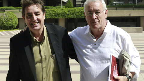 El candidato de IU a la Comunidad de Madrid, Luis García Montero (i), junto al coordinador general de la formación, Cayo Lara (d).- EFE El candidato de IU a la Comunidad de Madrid, Luis García Montero (i), junto al coordinador general de la formación, Cayo Lara (d).- EFE