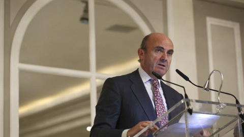 El ministro de Economía y Competitividad, Luis de Guindos, durante una conferencia-coloquio sobre "Las claves de la recuperación de la economía española" . EFE El ministro de Economía y Competitividad, Luis de Guindos, durante una conferencia-coloquio sobre "Las claves de la recuperación de la economía española" . EFE