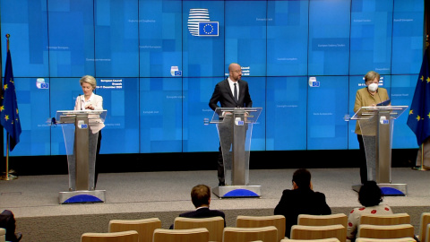 Michel, Merkel y Von der Leyen en rueda de prensa Michel, Merkel y Von der Leyen en rueda de prensa