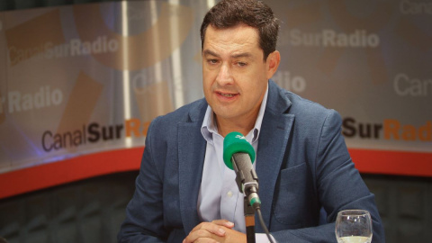 Imagen de archivo del presidente de la Junta de Andalucía, Juanma Moreno, durante una entrevista en la sede de Canal Sur Radio, en el Pabellón de Andalucía de la Isla de la Cartuja. Imagen de archivo del presidente de la Junta de Andalucía, Juanma Moreno, durante una entrevista en la sede de Canal Sur Radio, en el Pabellón de Andalucía de la Isla de la Cartuja.