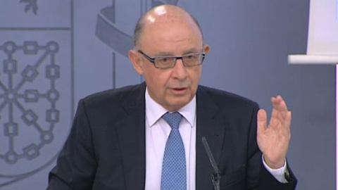 El ministro de Hacienda en funciones, Cristóbal Montoro, en la rueda de prensa ofrecida tras la reunión del Consejo de Ministros. El ministro de Hacienda en funciones, Cristóbal Montoro, en la rueda de prensa ofrecida tras la reunión del Consejo de Ministros.
