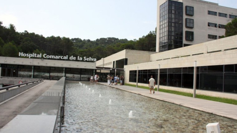 El Hospital Comarcal de la Selva, en Blanes, donde ha fallecido una niña esperando una ambulancia. El Hospital Comarcal de la Selva, en Blanes, donde ha fallecido una niña esperando una ambulancia.