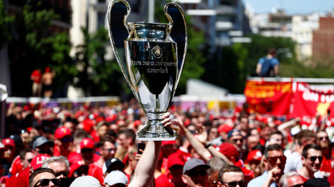 Los aficionados del Liverpool, en su fanzone. REUTERS/Juan Medina