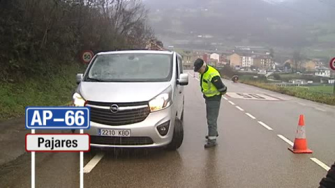 Problemas en las carreteras por culpa de la nieve Problemas en las carreteras por culpa de la nieve