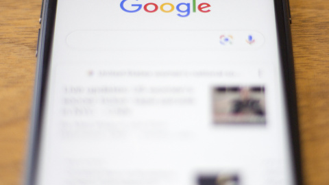 Fotografía del logotipo de Google en un teléfono, en Washington, DC, a 10 de julio de 2019. Fotografía del logotipo de Google en un teléfono, en Washington, DC, a 10 de julio de 2019.