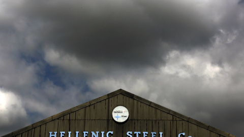 Una fábrica de acero cerrada en 2013, en la ciudad de Salónica, en la región central de Macedonia, Grecia .- REUTERS / Yannis Behrakis
