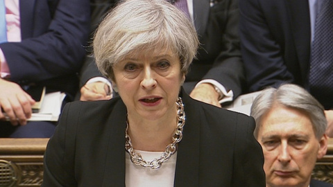 Theresa May en el parlamento tras casos de escándalos sexuales / Reuters Theresa May en el parlamento tras casos de escándalos sexuales / Reuters