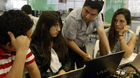 Un grupo de emprendedores trabaja en su nuevo proyecto. EFE Un grupo de emprendedores trabaja en su nuevo proyecto. EFE