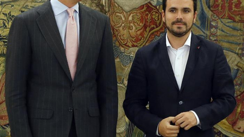 El rey Felipe recibe al coordinador federal de IU, Alberto Garzón, en el marco de su ronda de consultas con las formaciones políticas parlamentarias, esta tarde en el Palacio de la Zarzuela. EFE/J.J. Guillen ***POOL*** El rey Felipe recibe al coordinador federal de IU, Alberto Garzón, en el marco de su ronda de consultas con las formaciones políticas parlamentarias, esta tarde en el Palacio de la Zarzuela. EFE/J.J. Guillen ***POOL***