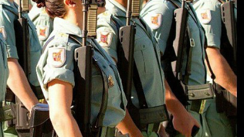La dama legionaria que denuncia acoso por ser madre. Archivo La dama legionaria que denuncia acoso por ser madre. Archivo